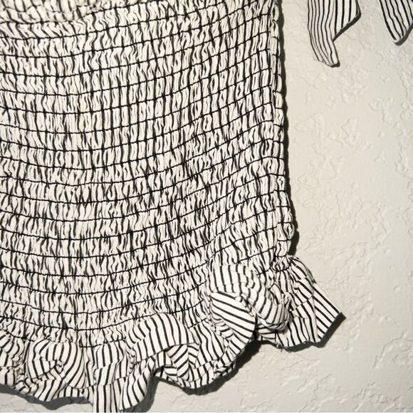 Dance & Marvel Black & White Striped Smocked Cropped Tank Top Size Small - Picture 3 of 5